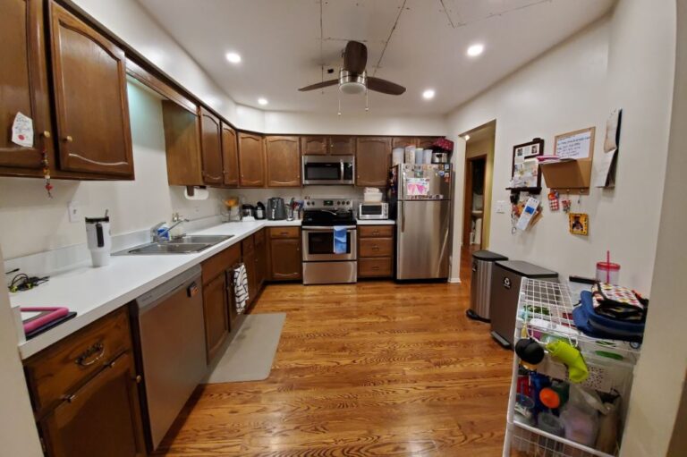 classic-kitchen-swap-kitchen-remodel-before-20210201_213126