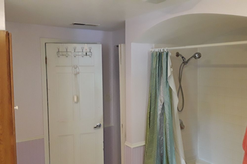 hall-bathroom-remodel-before-20190709_133232